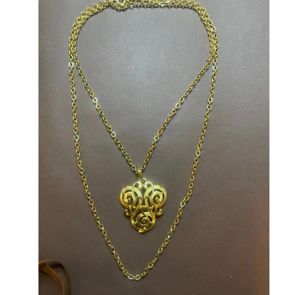 Signed Trifari Vintage Scroll Heart Pendant Necklace Gold Tone 1960s